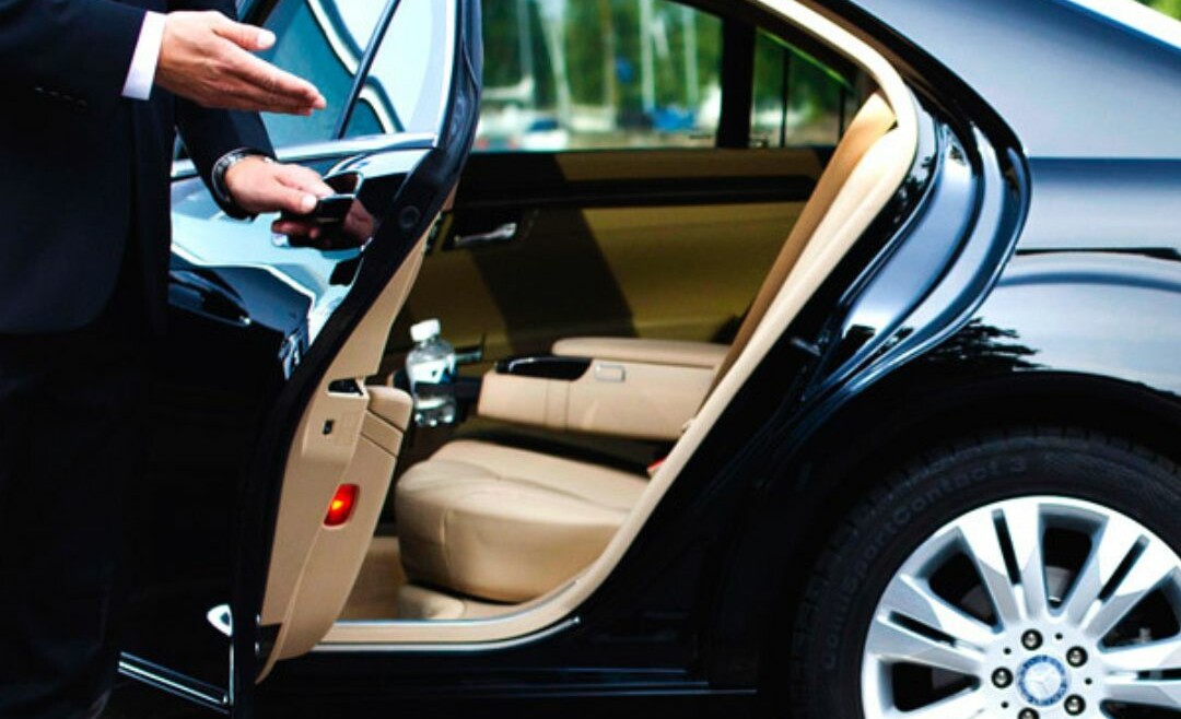 Benefits of Choosing 8 Seater Vehicles in London